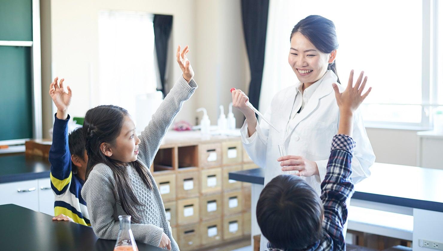 小学校高学年の教科担任制とは？ 背景や効果、課題を解説
